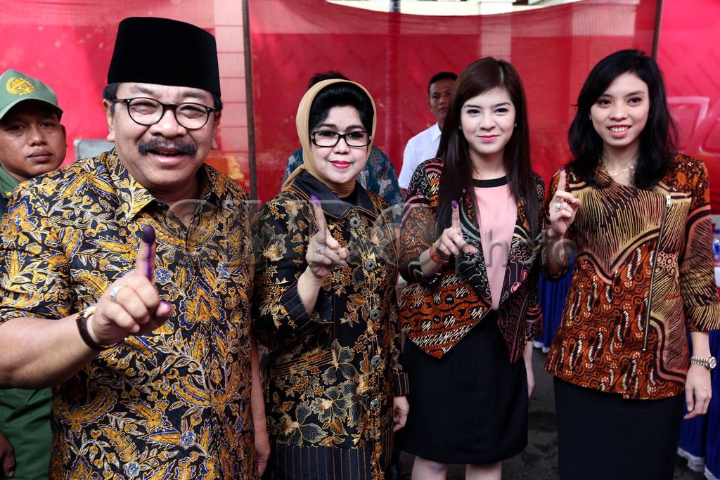 Gubernur Jatim ke TPS...