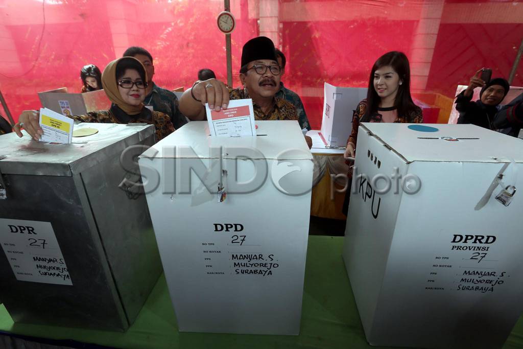 Gubernur Jatim ke TPS...
