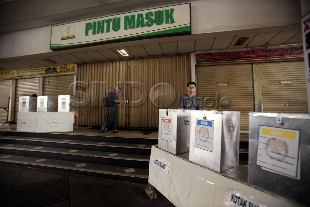 Pedagang Pasar Tanah...