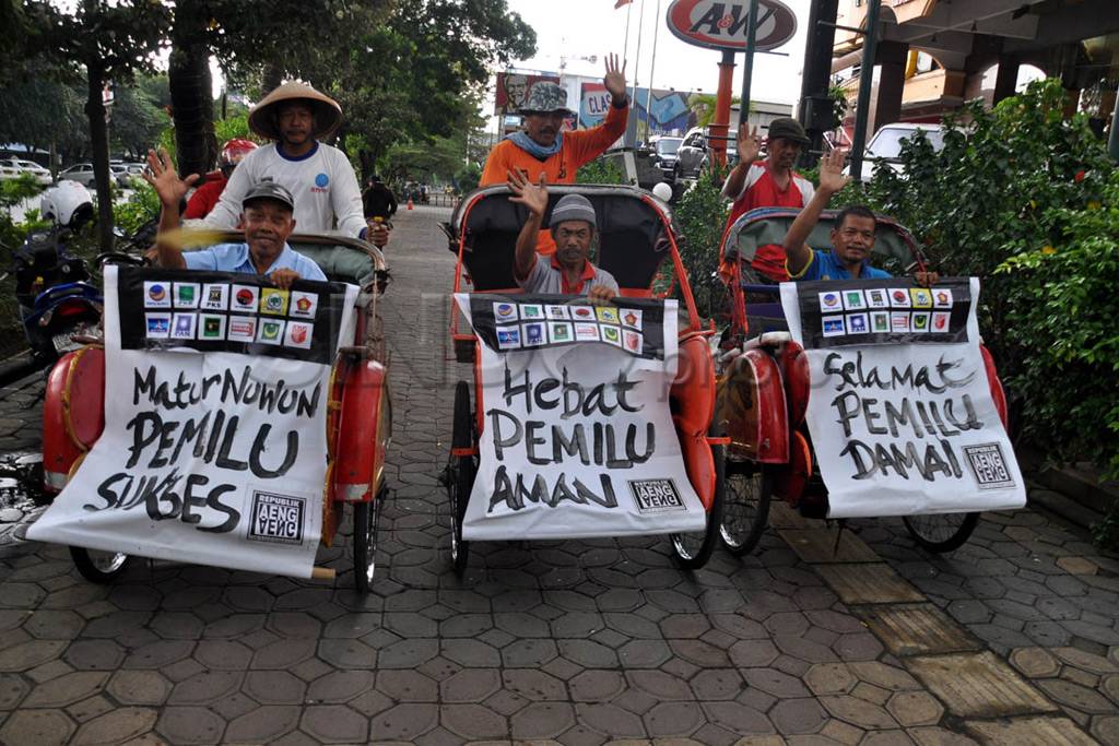 Konvoi becak pemilu...