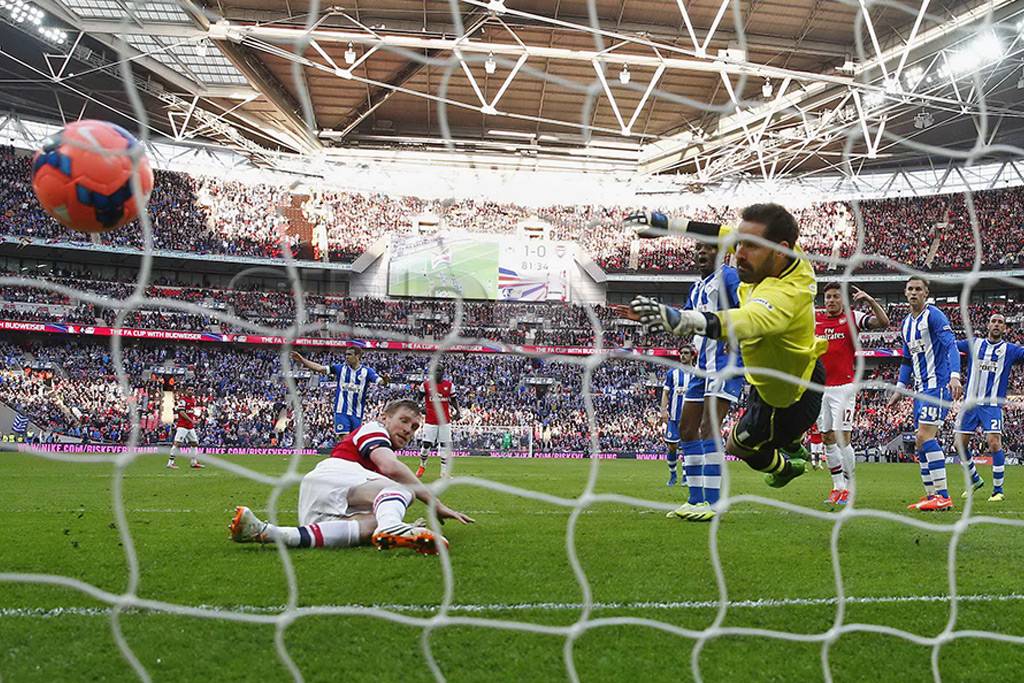 Lewat adu penalti, Arsenal...