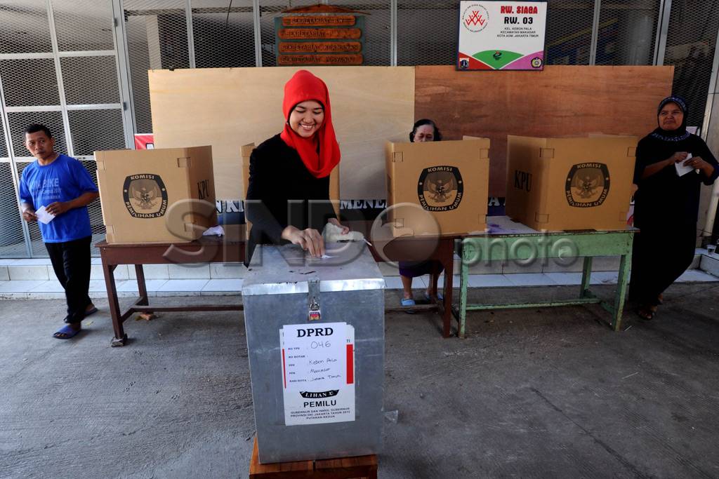 Surat suara tertukar,...