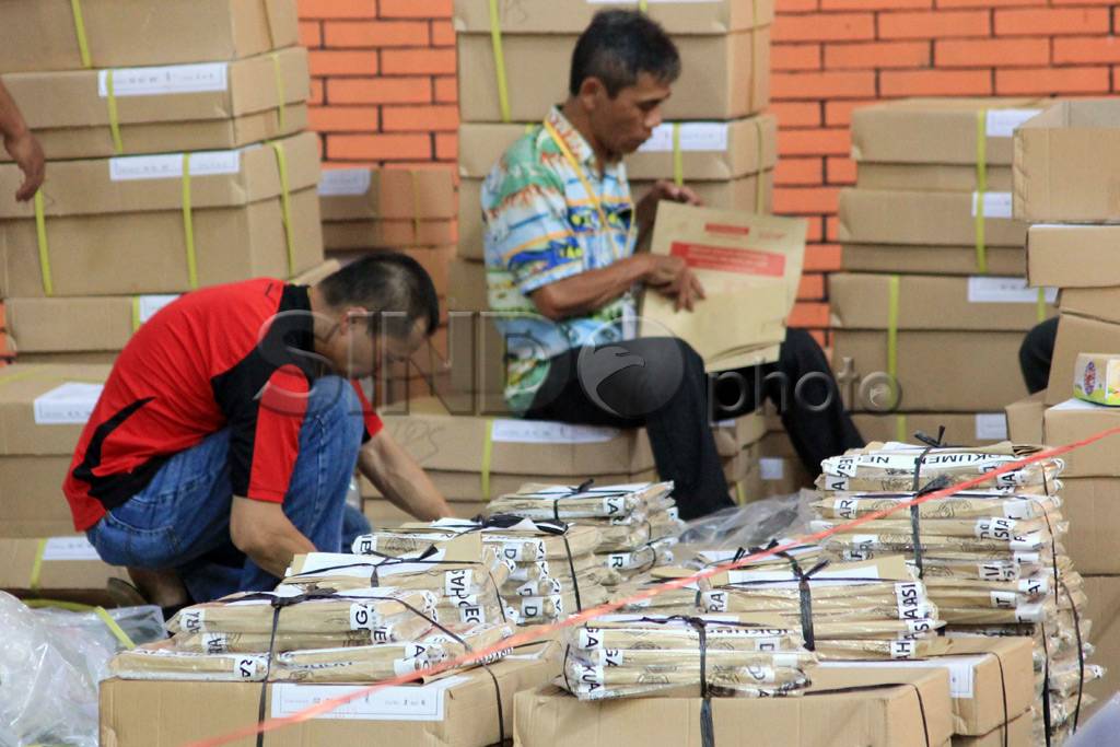 Hindari kesalahan, petugas...