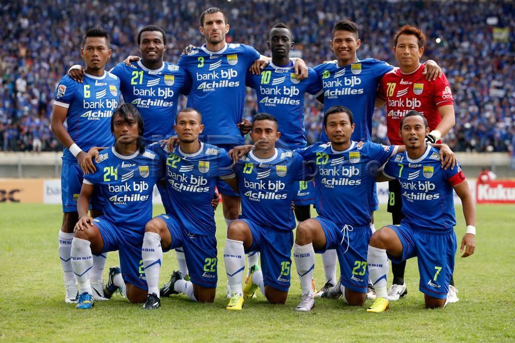 Tundukkan Arema Cronus,...