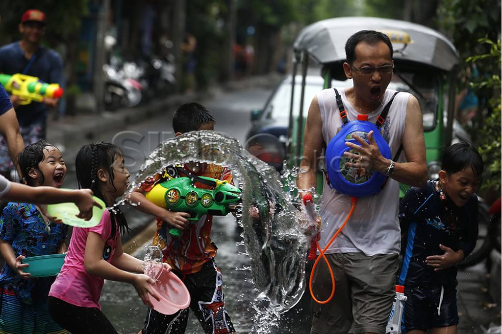 Festival Songkran untuk...