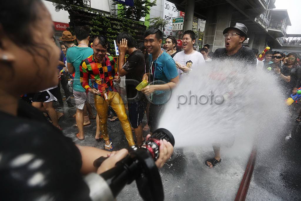Festival Songkran untuk...
