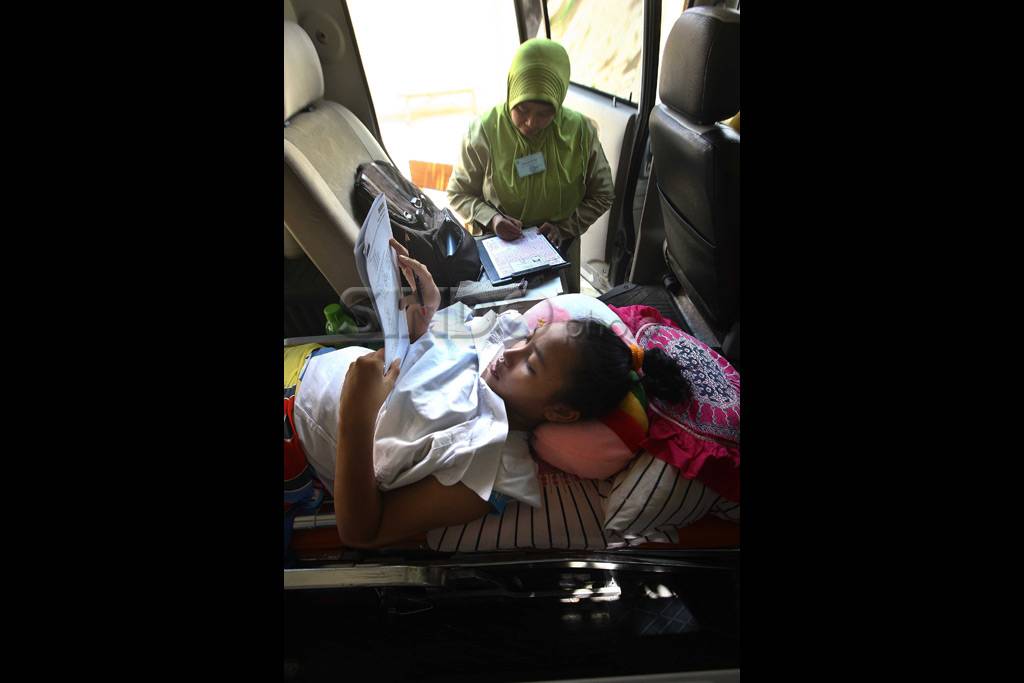 UN di dalam ambulans
