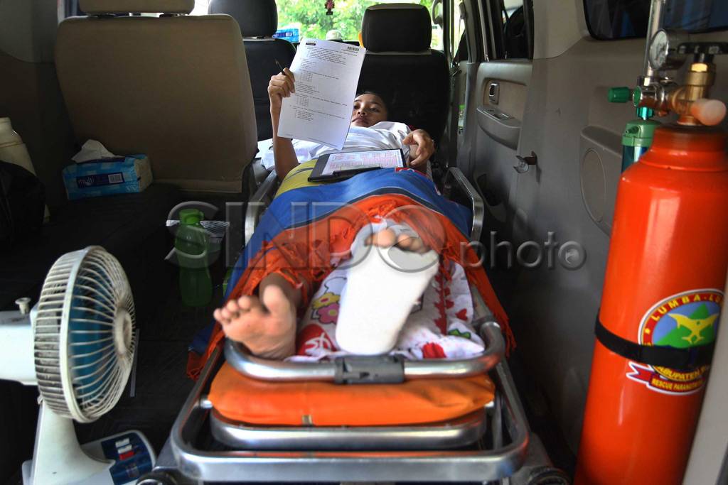 UN di dalam ambulans