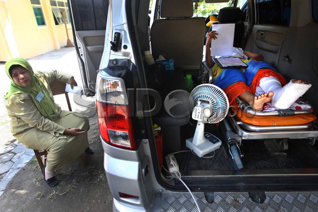 UN di dalam ambulans