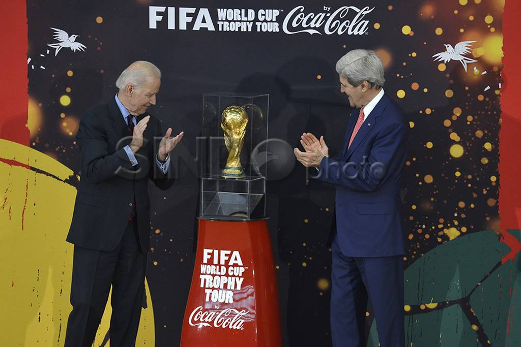 Tur trofi Piala Dunia...