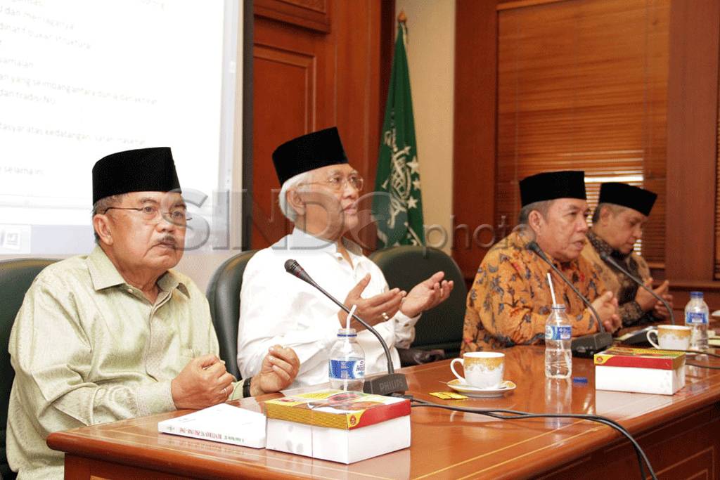 Jusuf Kalla hadiri rapat...