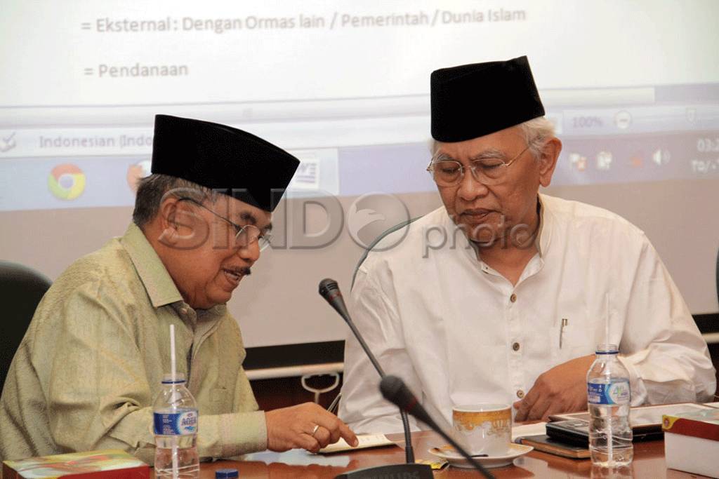 Jusuf Kalla hadiri rapat...