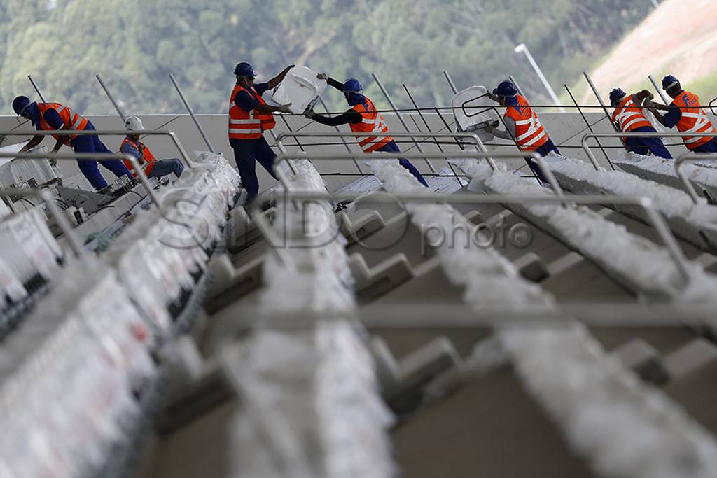 Pembangunan Stadion...
