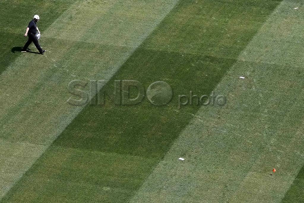 Pembangunan Stadion...