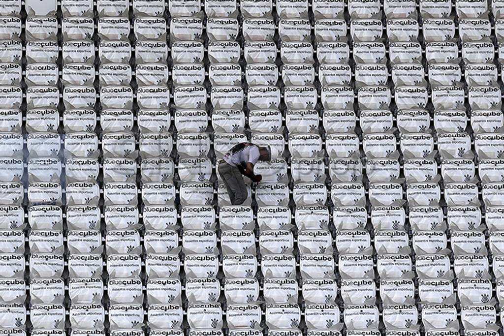 Pembangunan Stadion...