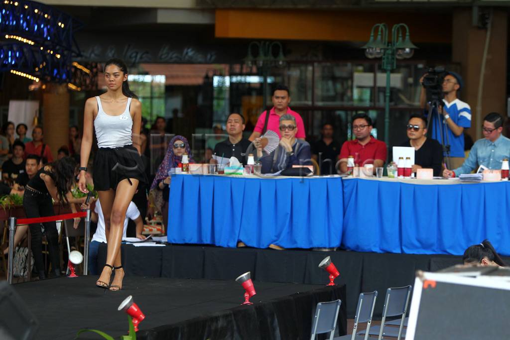 Ratusan model ikuti...
