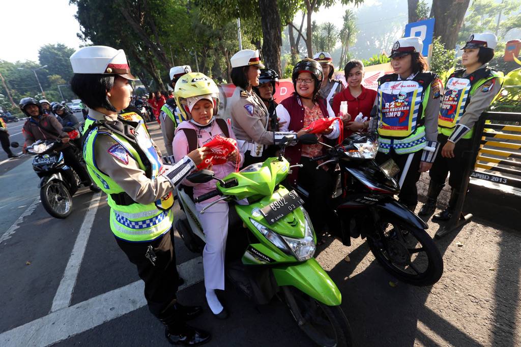 Peringati Hari Kartini,...