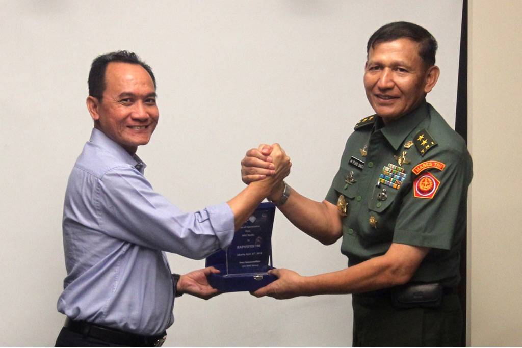 Kapuspen TNI kunjungi...