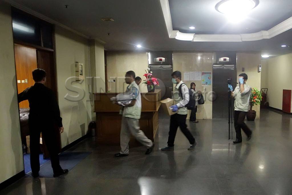 KPK geledah Kemendagri...