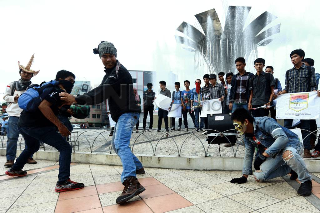 Stop perusahkan hutan,...