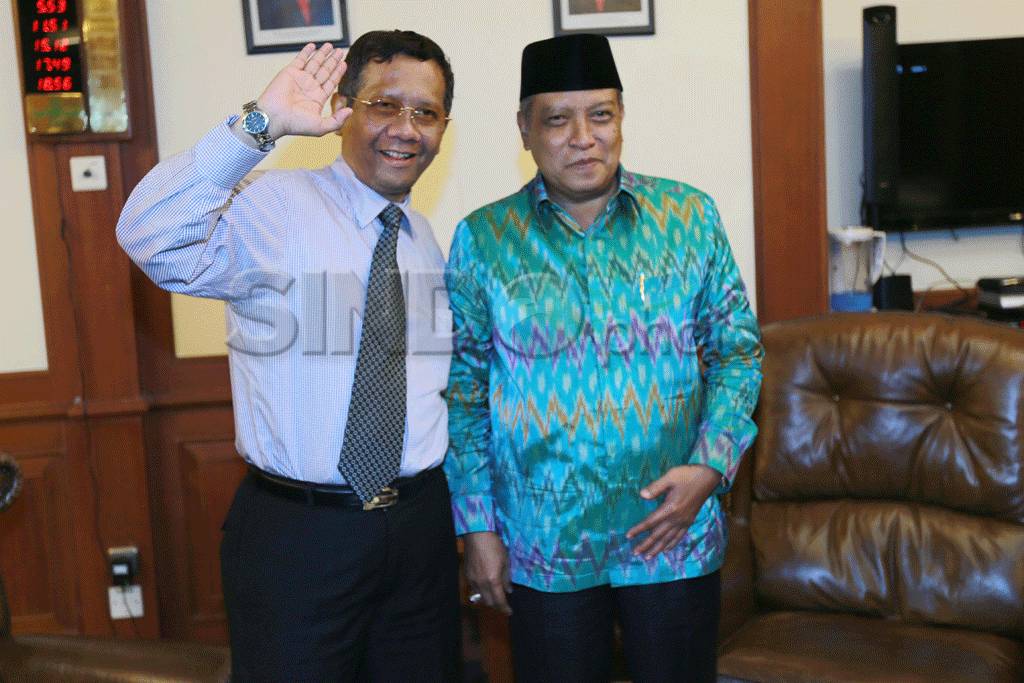 Bahas capres dan cawapres,...