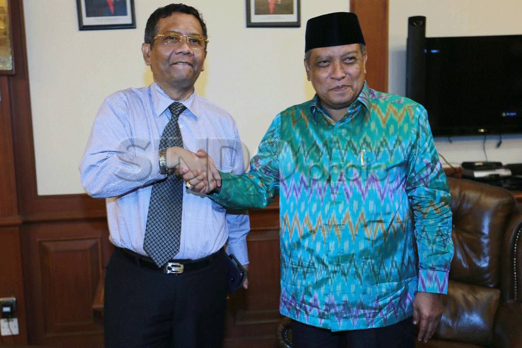 Bahas capres dan cawapres,...