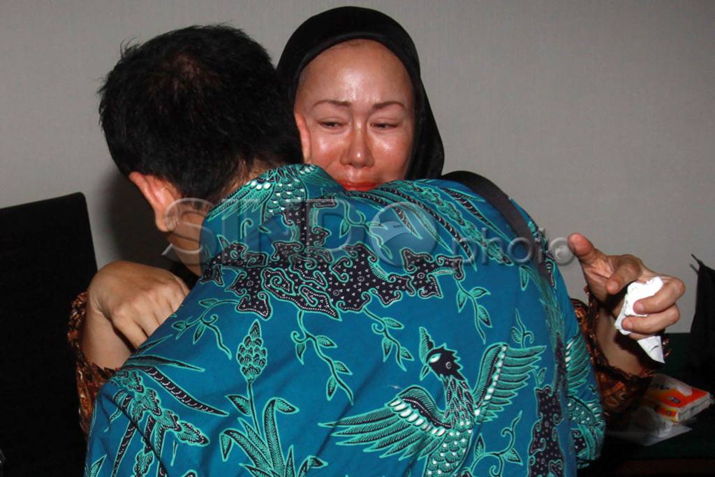 Atut menangis saat bertemu...
