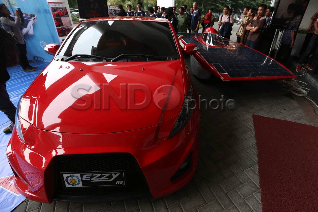 Mobil listrik buatan...