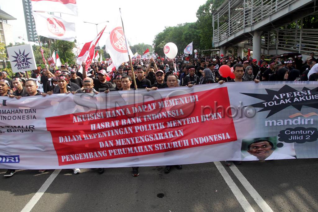 Ribuan karyawan Bank...
