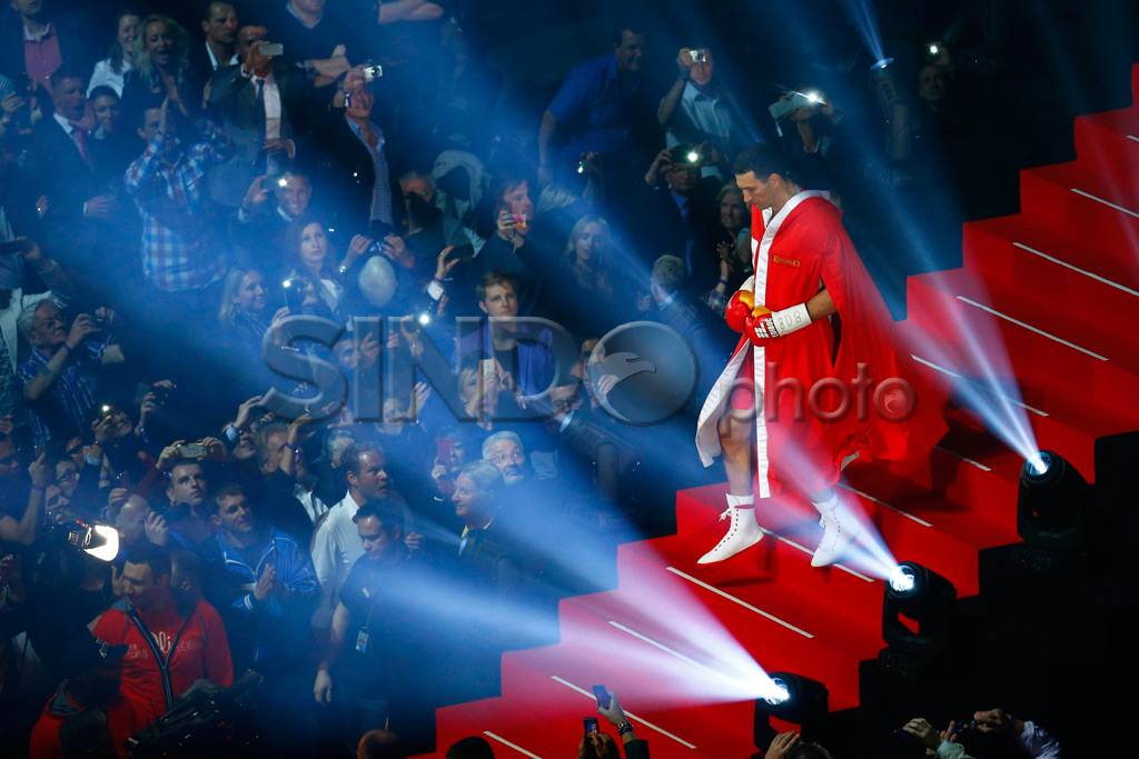 Vladimir Klitschko menang...