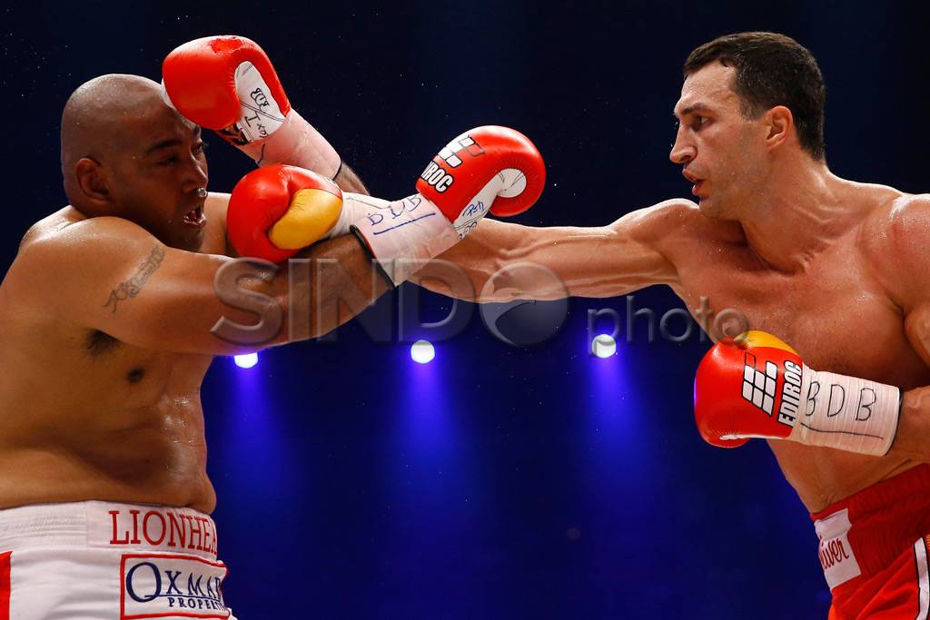 Vladimir Klitschko menang...