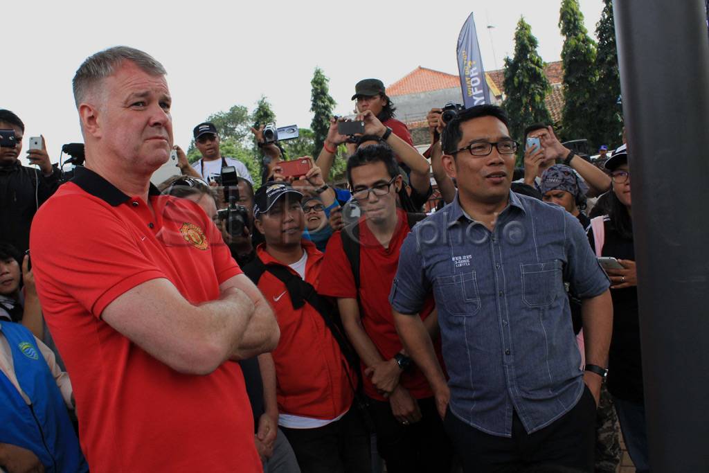 Mantan bek MU Garry...
