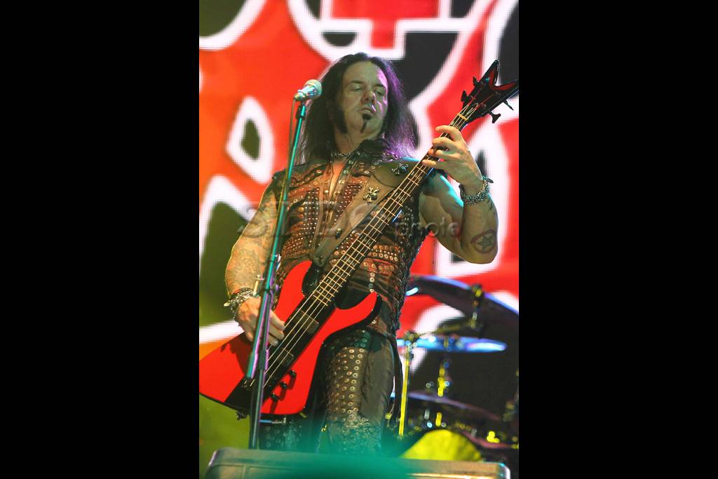 Puluhan band metal gempur...