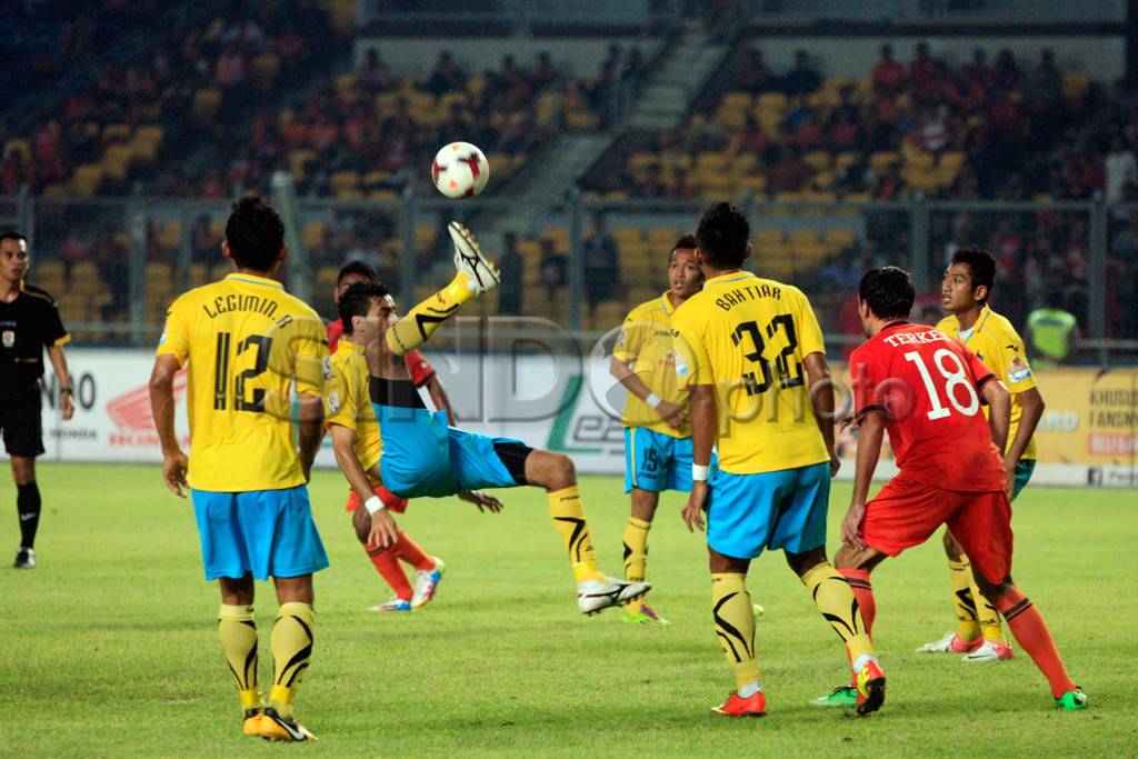 Persija menang tipis...