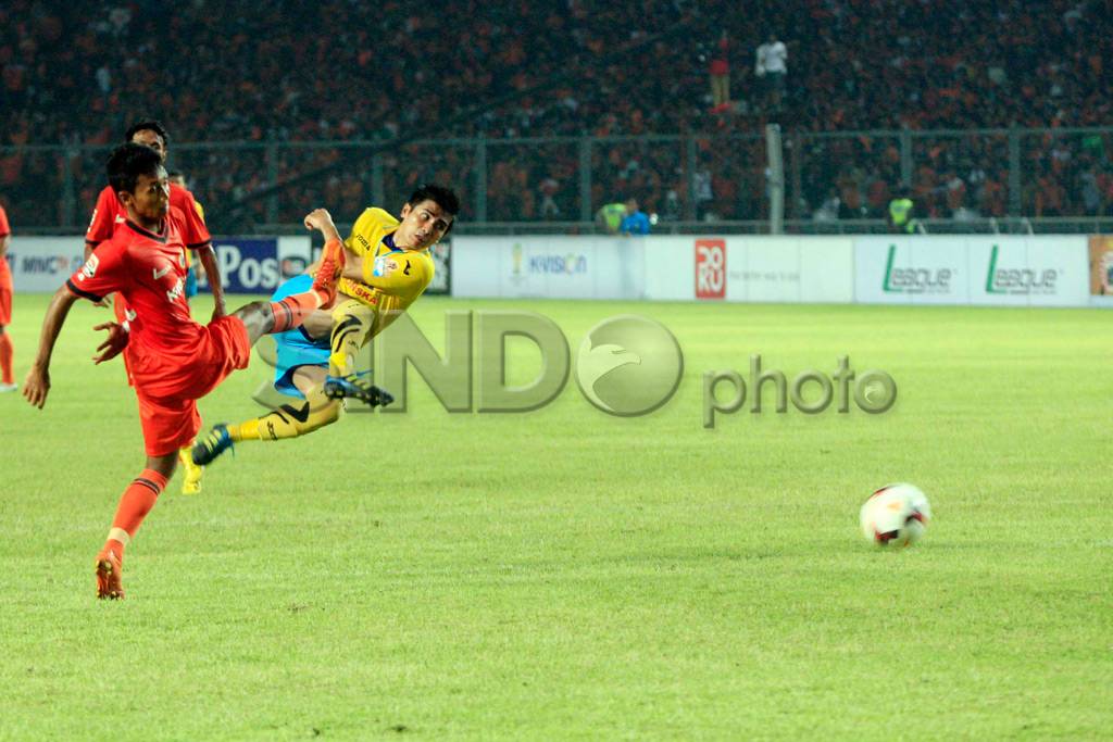 Persija menang tipis...