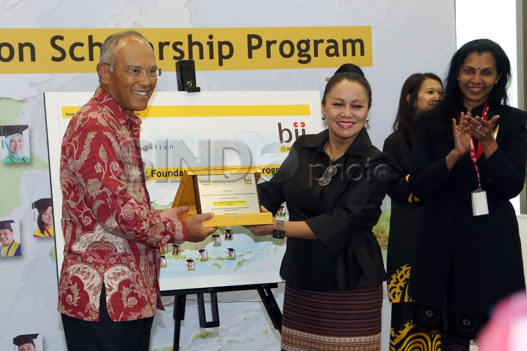 Program beasiswa BII-Maybank...