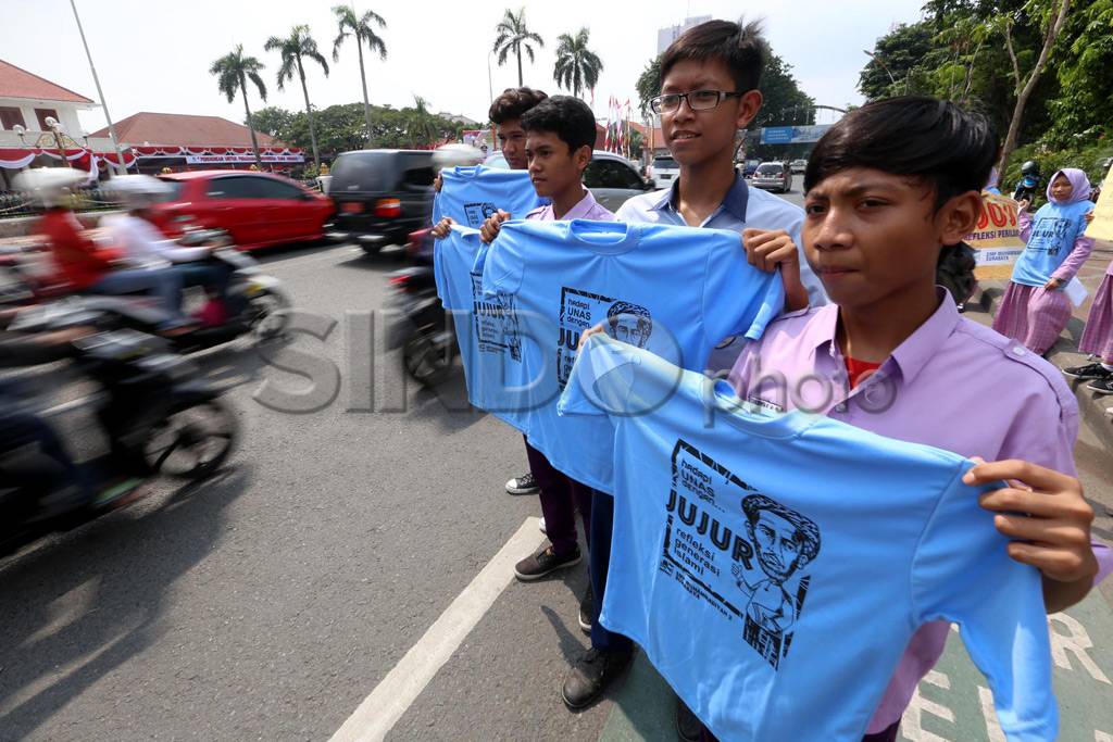 Pelajar SMP kampanyekan...