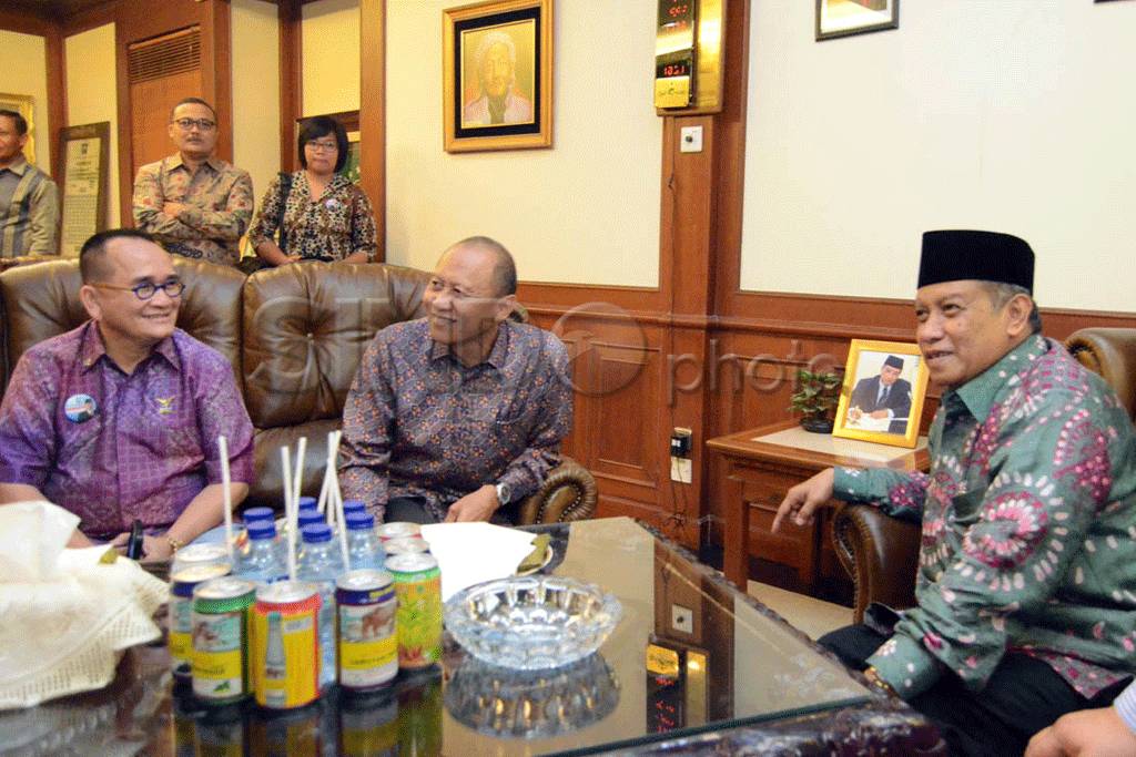 Tak mau kalah, Pramono...