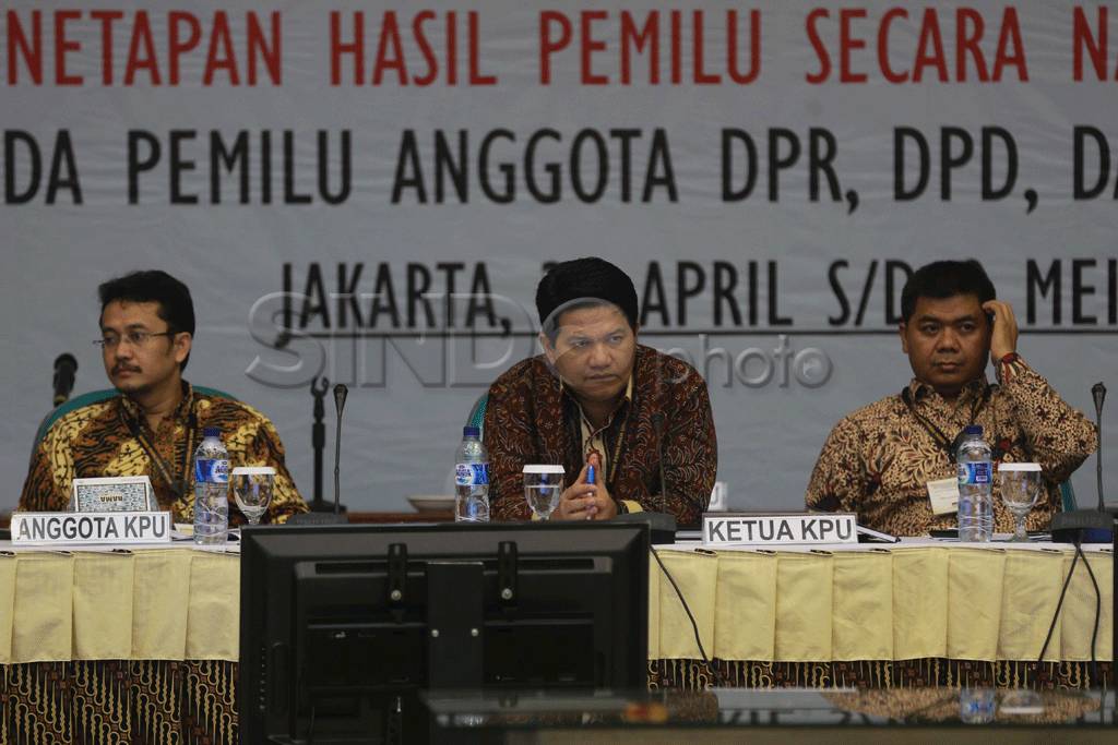 KPU lanjutkan rapat...