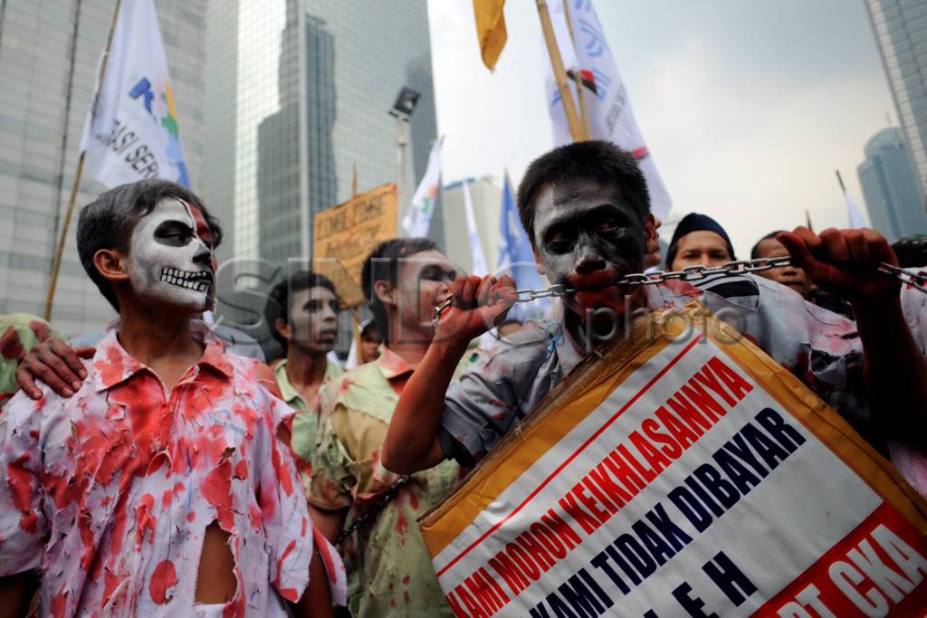 Reog dan zombie ramaikan...