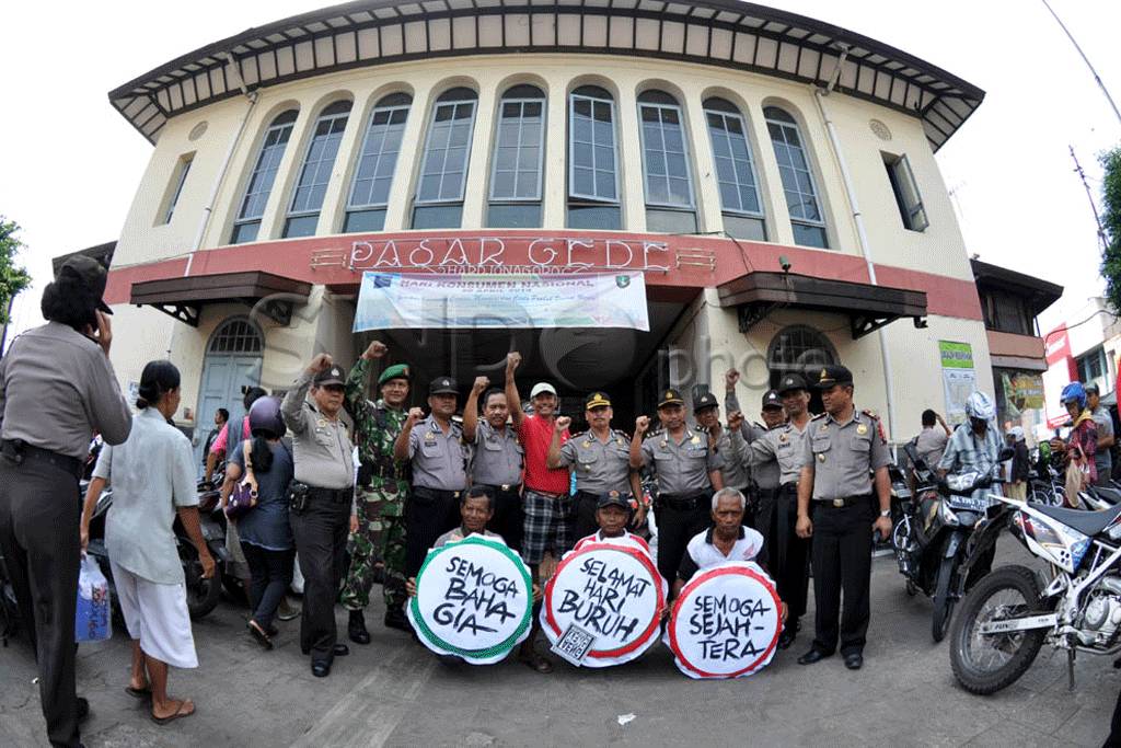 Tukang becak dan buruh...