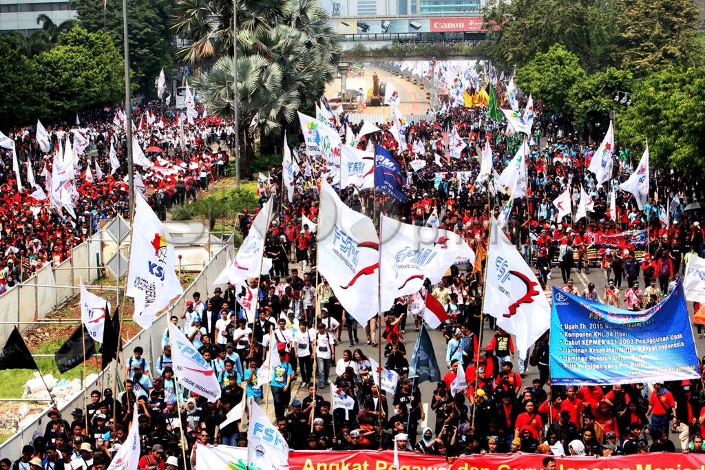 Ribuan buruh tumpah...