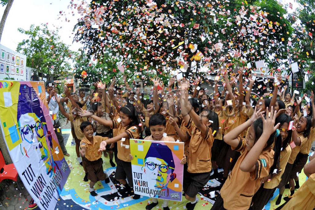 Siswa SD rayakan Hardiknas...