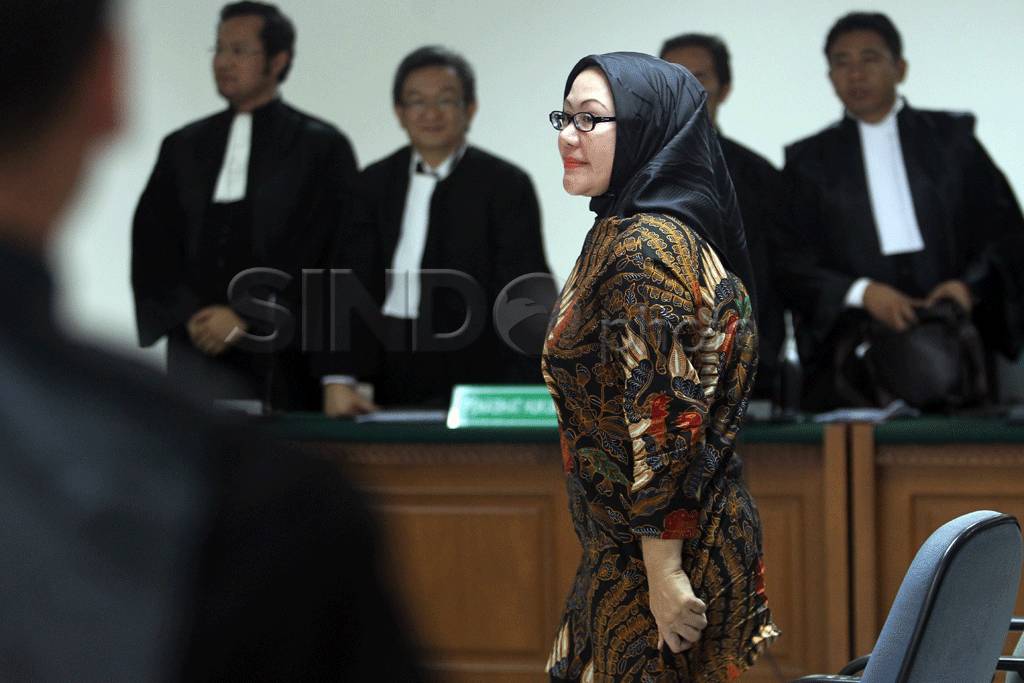 Sidang perdana, Ratu...