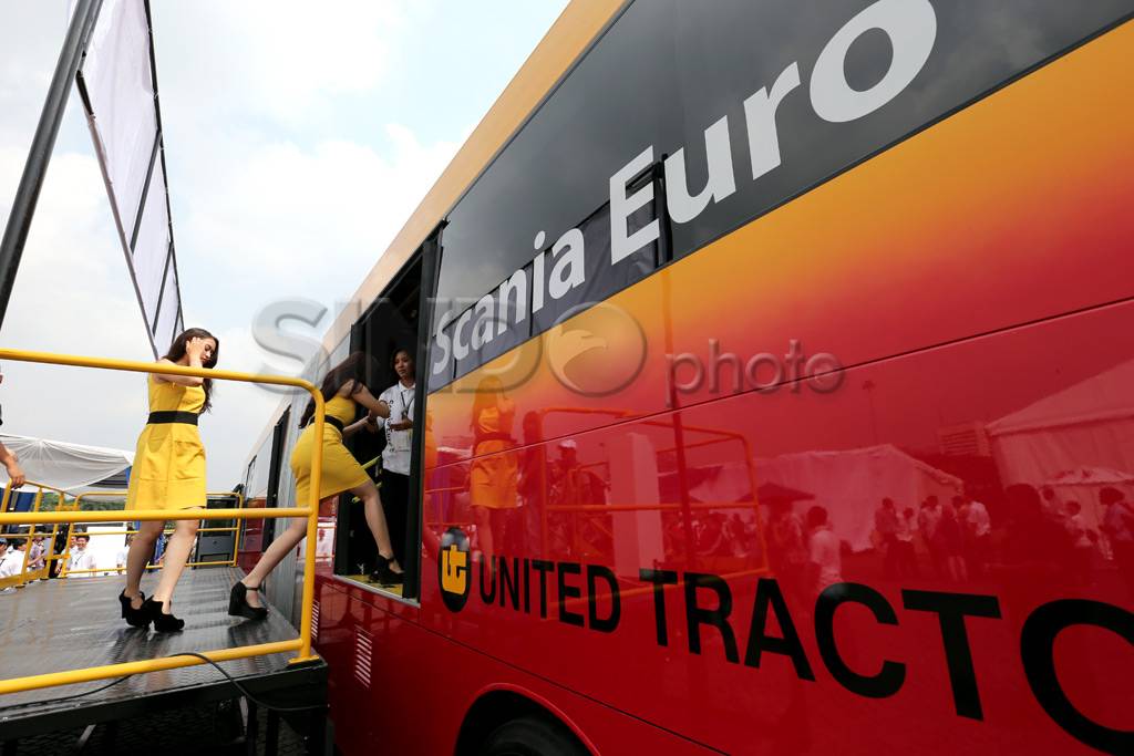 Uji coba bus gandeng...