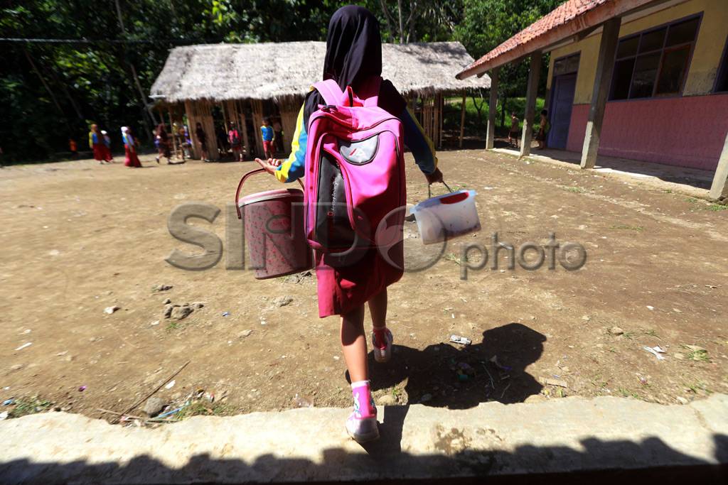 Kisah sekolah beratapkan...