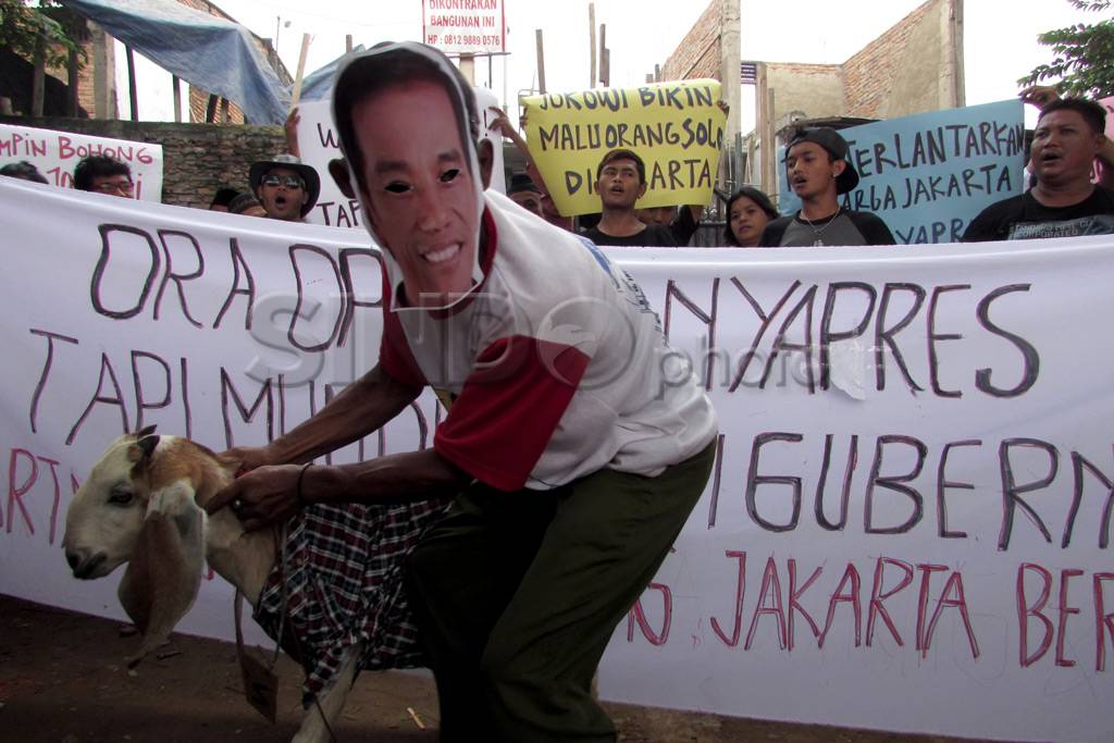 Merasa ditelantarkan,...