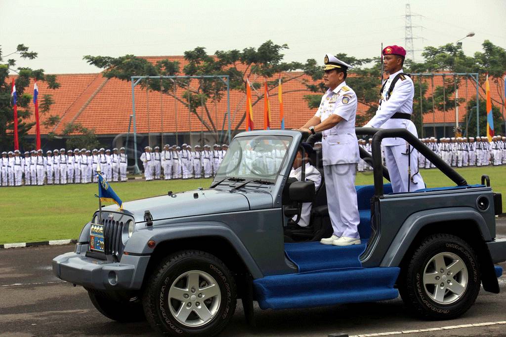 Prajurit TNI AL peringati...