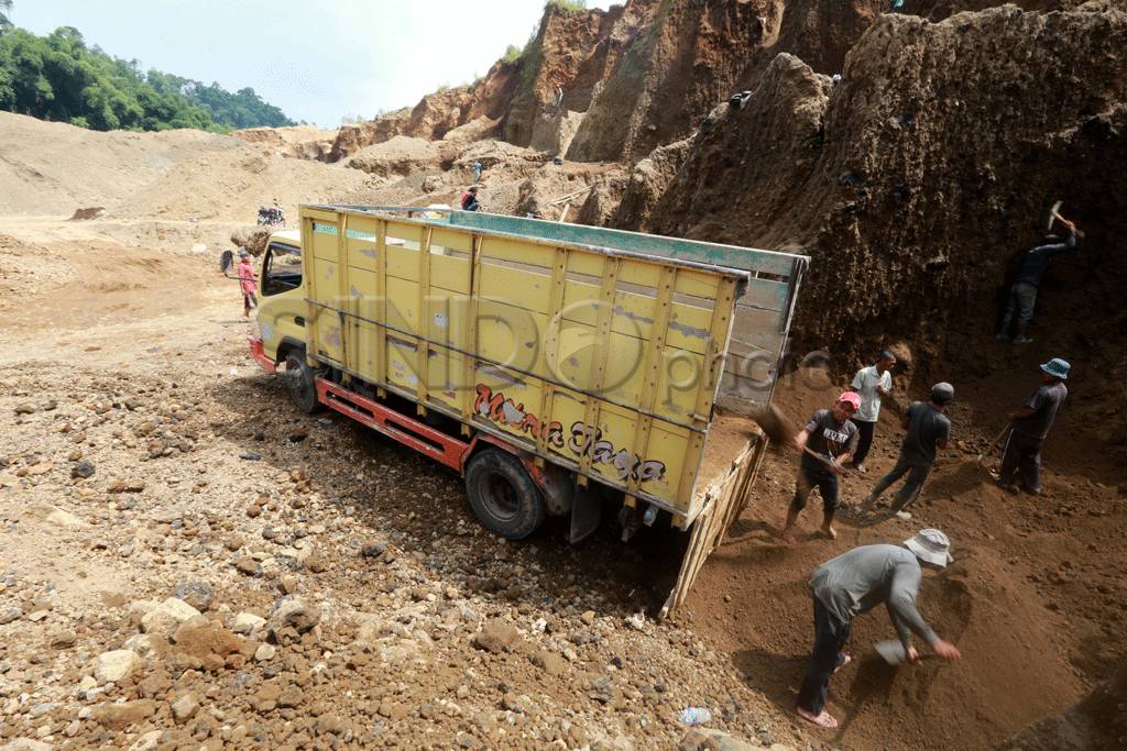 Permintaan pasir bahan...