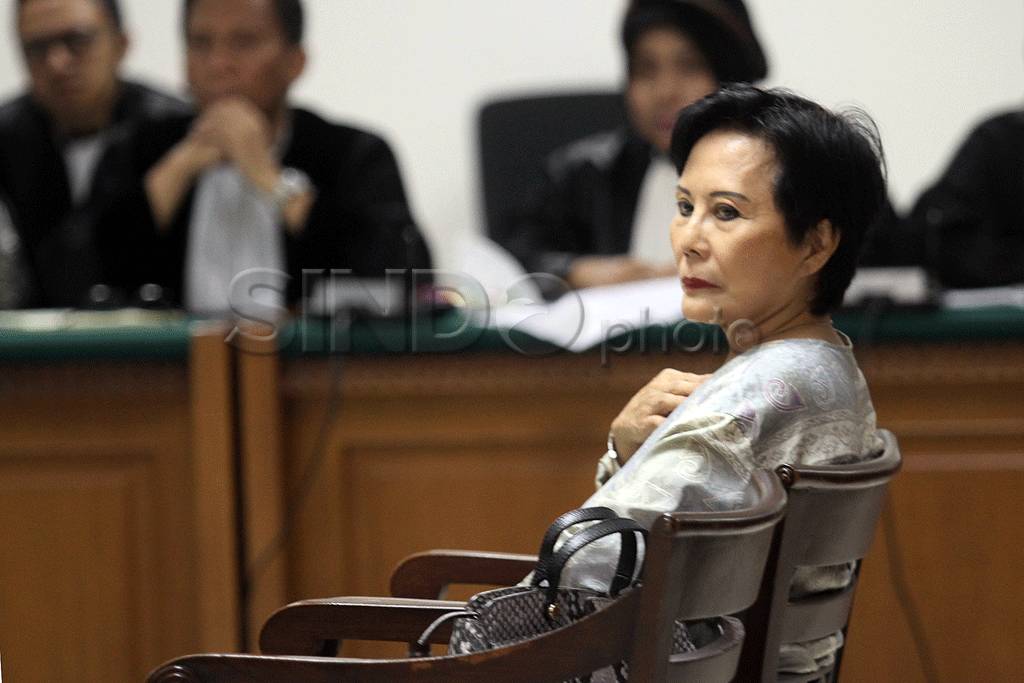 Maria Elizabeth dijatuhi...